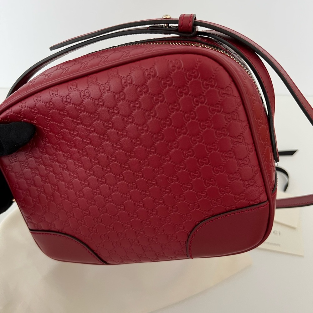 GUCCI CROSSBODY . ALL OUR PRODUCTS ARE AUTHENTIC AND BRAND NEW